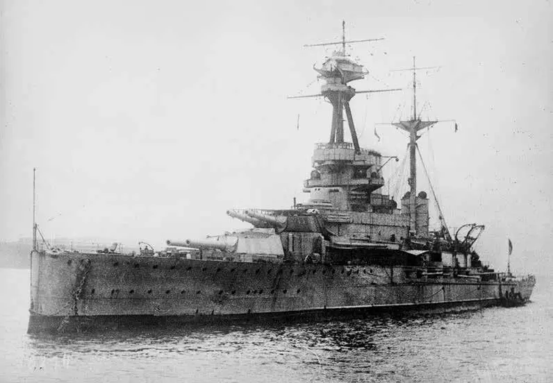 Лінкор Рівендж 1920 р Майже такими ж старими були пять лінкорів типу Р - фото 6