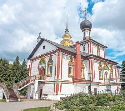 Собор Троицы Живоначальной в НовоГолутвинском монастыре В 1989 году - фото 26