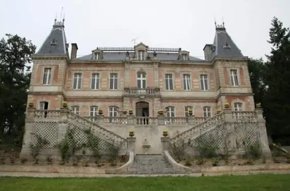 Fonte Houseplanshelpercom O castelo de Laurent Belcour Laurent Belcour amigo - фото 6