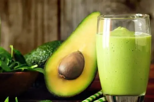 Ingredientes 1 aguacate cortado en cubitos 1 taza de espinacas frescas - фото 2