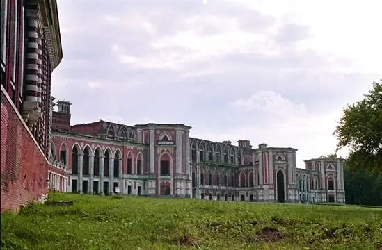 Руины московского Царицына еще недавно напоминали нам о нелюбви сына и матери - фото 31