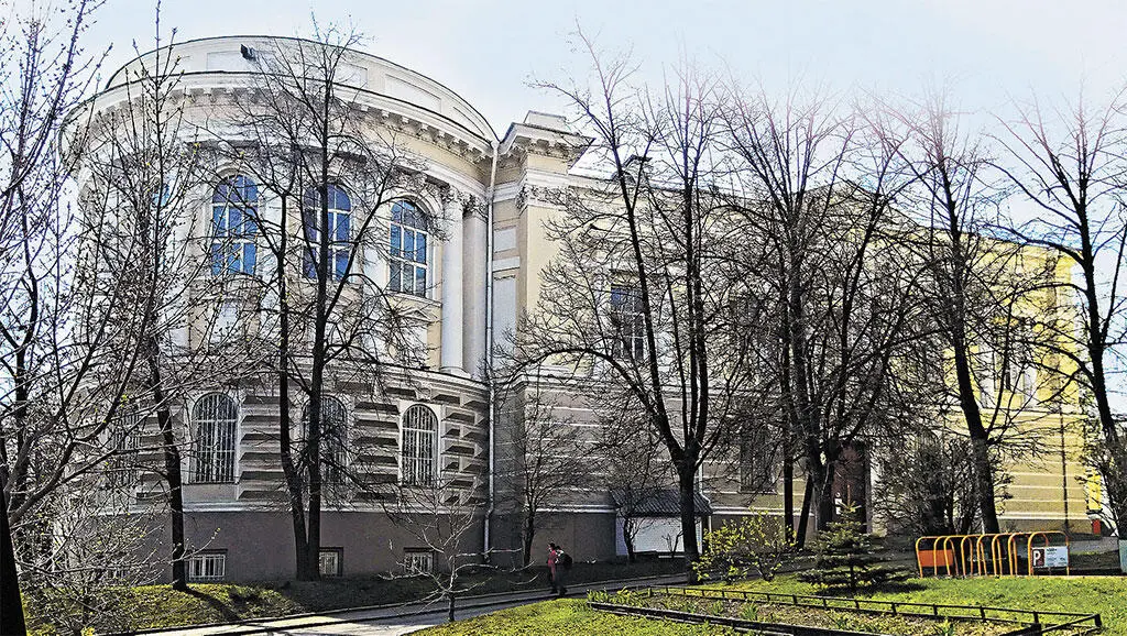 Моховая ул 9 стр 8 По сторонам университетского двора стоят флигели - фото 41