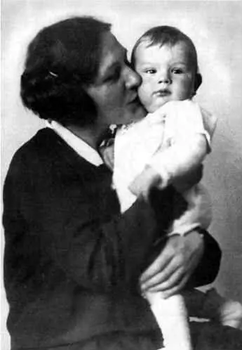 Гедвига Вик с Михаэлем 19281929 гг Мириам и Михаэль Май 1935 г - фото 5