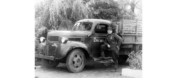 Александр Найвельт Август 1945 Апольда Германия Война окончилась но - фото 10