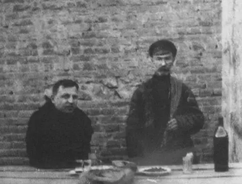 Георгий Леонидзе слева первый биограф художника Традиционный грузинский - фото 32