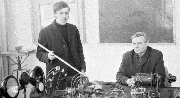 На занятиях Физкультуру преподавал Гуров Н Н он очень много сделал для - фото 16