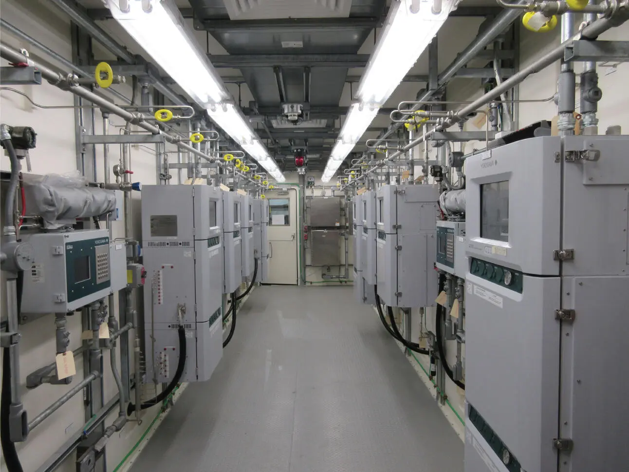Process Gas Chromatographs installed in a prefabricated airconditioned - фото 2
