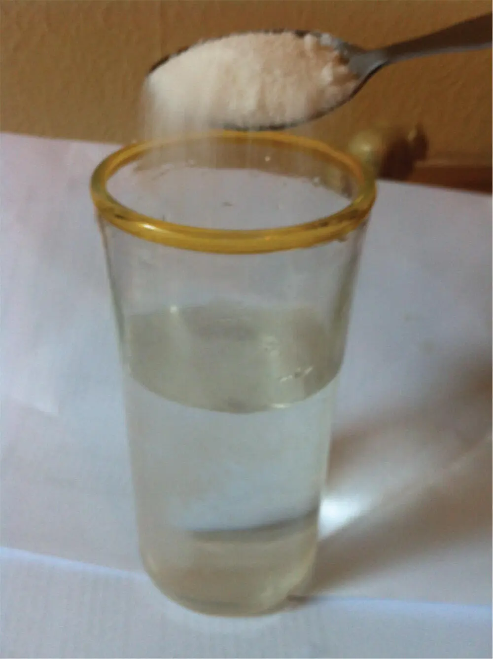 Figure 415 Water dissolves a range of substances including salts sugars and - фото 87