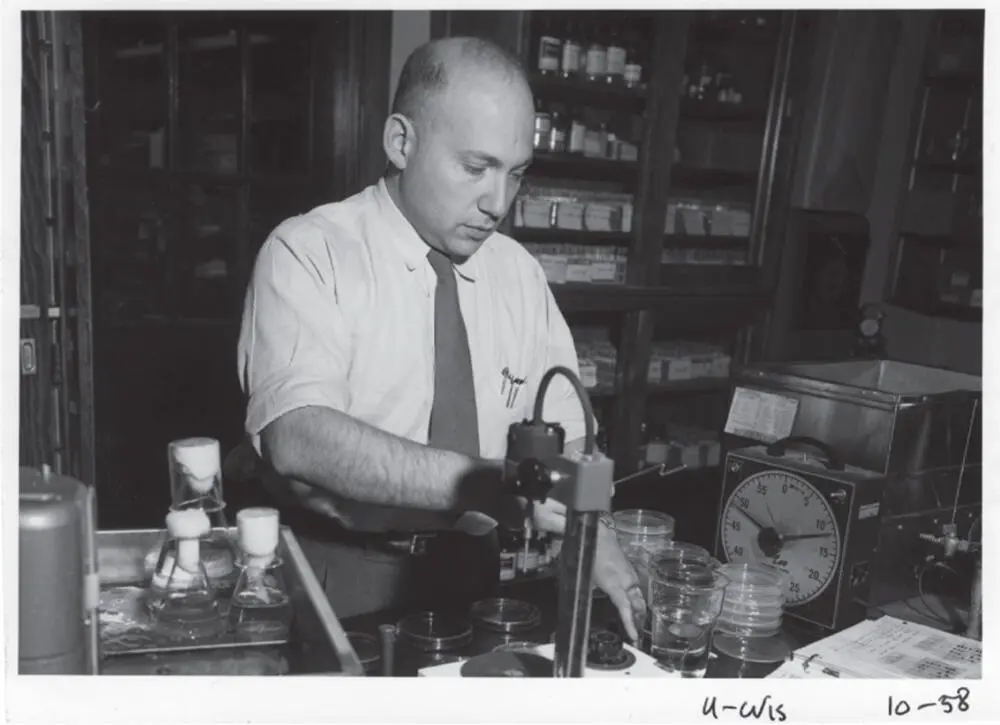 Figure 116 Nobel Laureate Joshua Lederberg He was at the forefront of the - фото 17