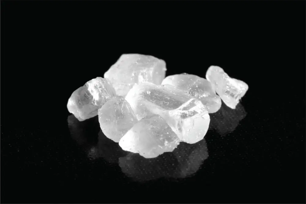 Figure 28 Life grows but crystals do as well These salt NaCl crystals can - фото 26