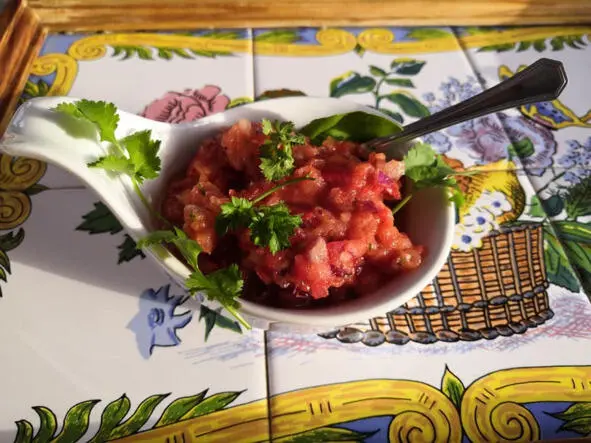Острый но очень вкусный соус из помидор и перца Вам понадобится 2 помидора - фото 15