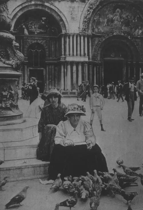 Снова кормят голубей в Венеции 1908 г С медицинским персоналом больницы - фото 11