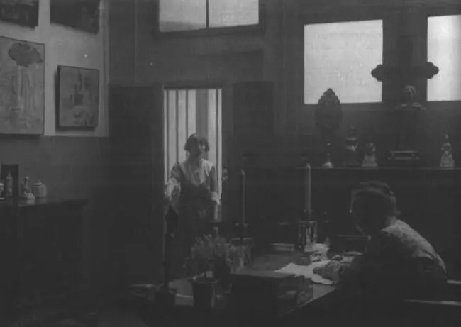 В квартире на улице Флёрюс 1922 г В квартире на улице Флёрюс 1922 г - фото 14