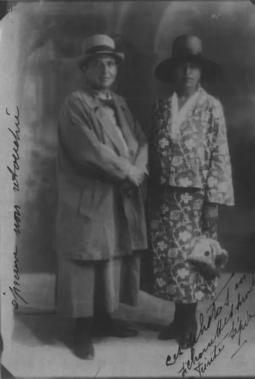Гертруда Стайн и Элис Токлас в ЭксЛеБен около 1927 г Стайн и Токлас - фото 19