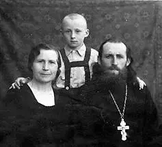 Родители в селе Охово 1947 год Церковь в с Охово находится на кладбище рядом - фото 9