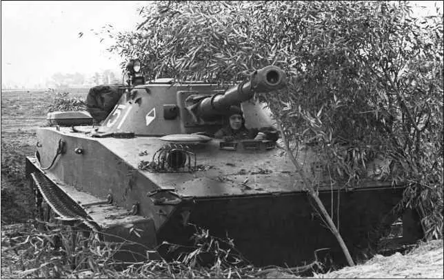 Плавающий танк ПТ76Б на боевой позиции Учения Днепр сентябрь 1967 года - фото 57