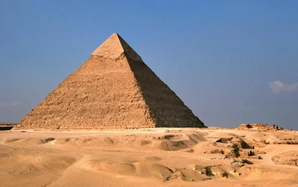 Если только на одной пирамиде написано было бы имя фараона то она не являлась - фото 13