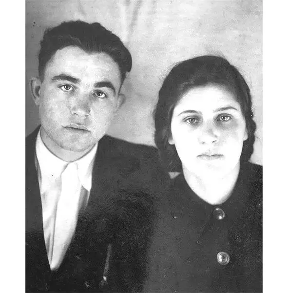 Мои родители 1959 г С местными мальчишками бродил он с сумой по всей округе - фото 8