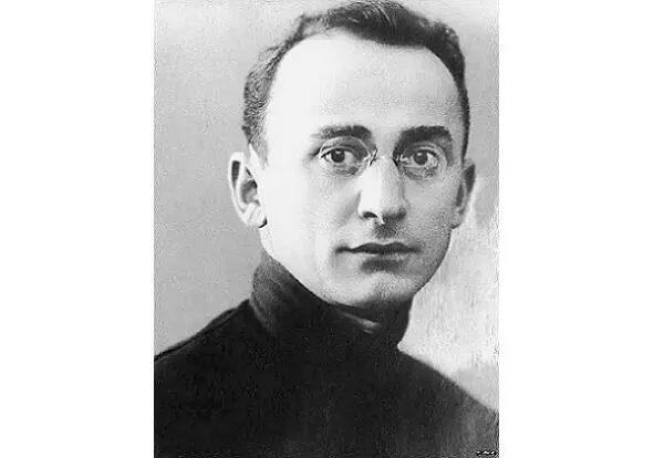 4 Лаврентий Берия сколько то вменяемый преемник Н Ежова 5 Вячеслав - фото 7