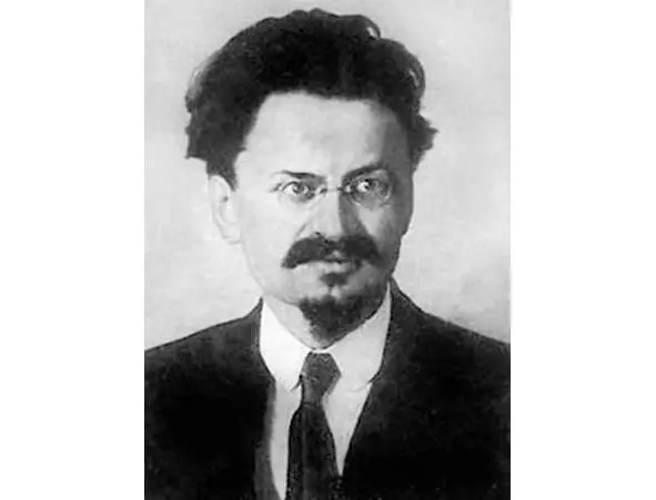 Днём ранее на него напал агент НКВД Рамон Меркадер нанёсший ему удар ледорубом - фото 6