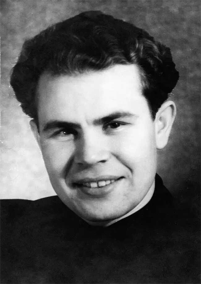 Иван Краснов выпускник Горьковского педагогического института 1953 В 1953 г - фото 13