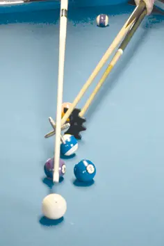 The important thing is to make sure you can still hold the two cue ends firmly - фото 36