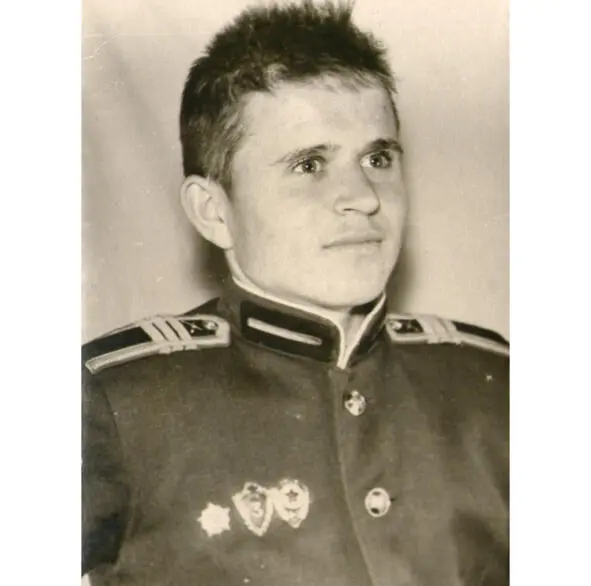 Сержант Дуюнов Николай 3 курс ОЗАУ 1966 год Суворовское училище кузница - фото 7