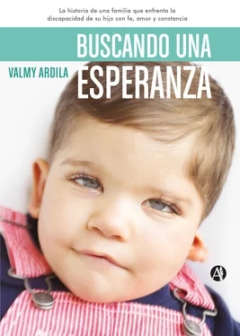 Valmy Ardila Buscando una esperanza обложка книги