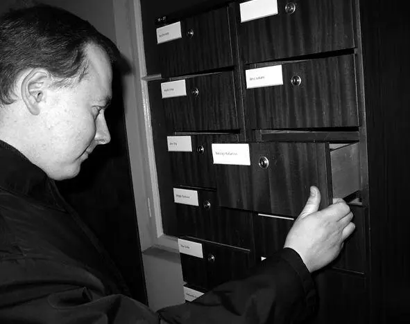 У ящичков с парламентской корреспонденцией Кандидаты в депутаты сейма от - фото 6