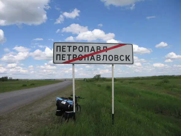 Заезжаю в кафе у заправки забавные у них тут заправки будки вроде старых - фото 20
