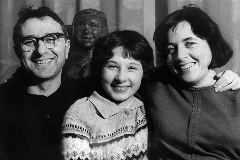 Яков Бум Алина Ирена Вильнюс начало 1960х Слева направо Ирена Вейсайте - фото 33