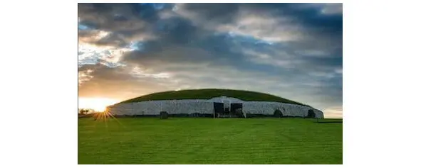 The Newgrange NEW WORLD On the plains of North America a huge number of - фото 2