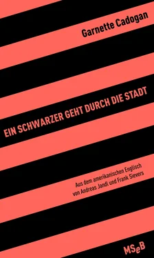 Garnette Cadogan Ein Schwarzer geht durch die Stadt обложка книги