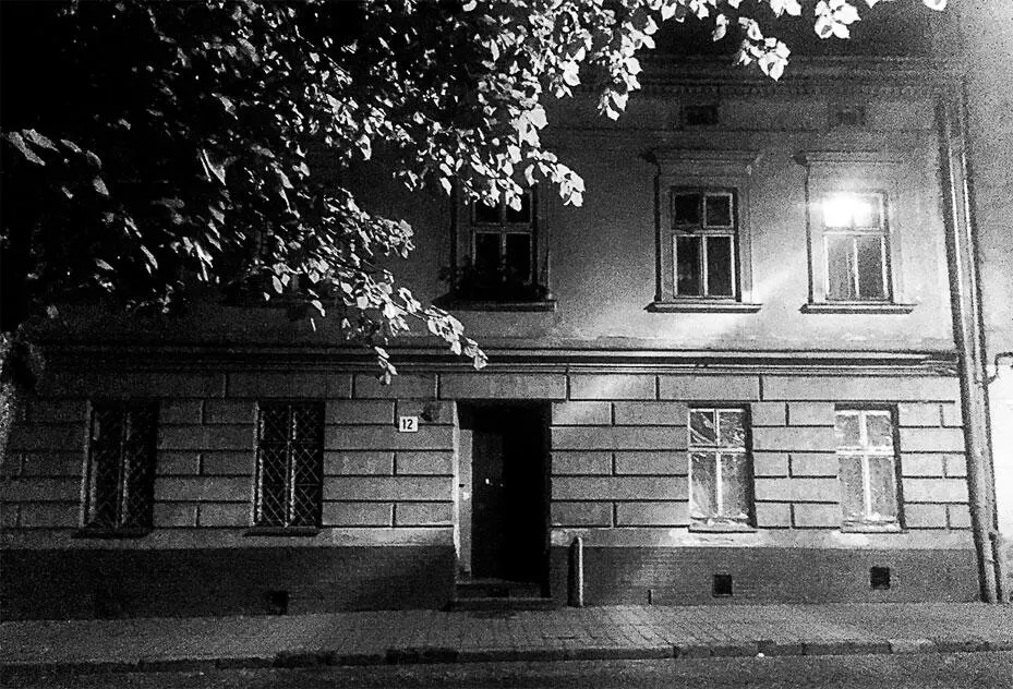 Улица Шептицких 12 Октябрь 2012 Семья Бухгольц слева направо Пинхас - фото 4