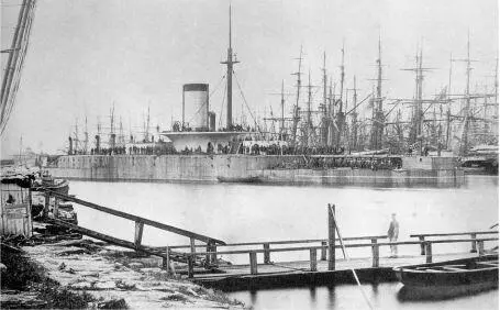 Броненосцы в Военной Гавани Кронштадта В августе 1903 года эскадра перешла во - фото 5