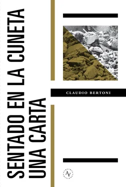 Claudio Bertoni Sentado en la cuneta - Una carta обложка книги