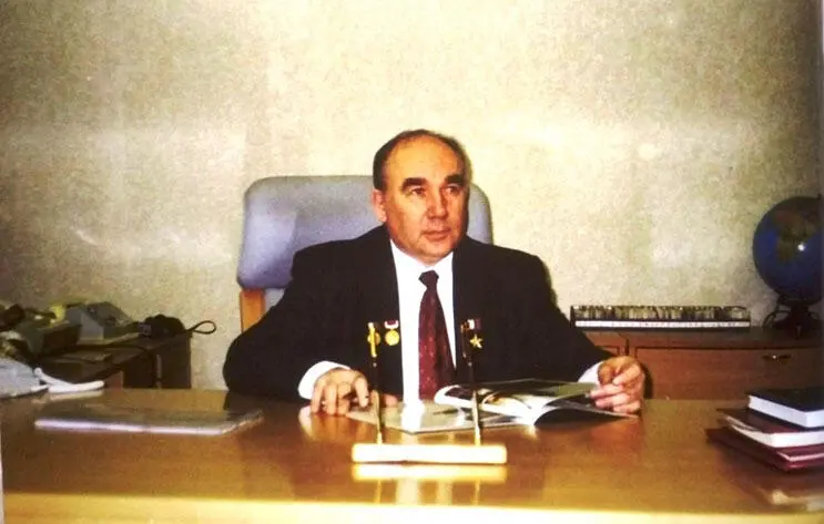 В 1985 году Н А Макаровец приказом министра машиностроения СССР В В - фото 5