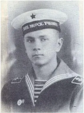 ВСаблин курсант ВВМУ имени Фрунзе Вспоминает адмирал ВЕ Селиванов В 1954 - фото 4