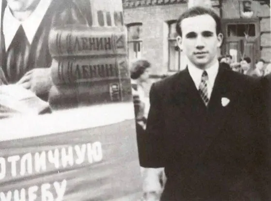 Николай Макаровец на Первомайской демонстрации 1958 год Николай Макаровец на - фото 23