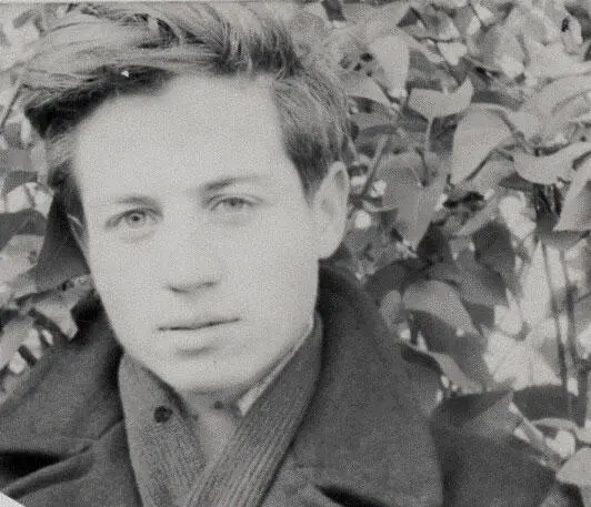 На фотографии мой брат БОРИС 1960 год Неожиданно наша хозяйка тётя Мотя - фото 14