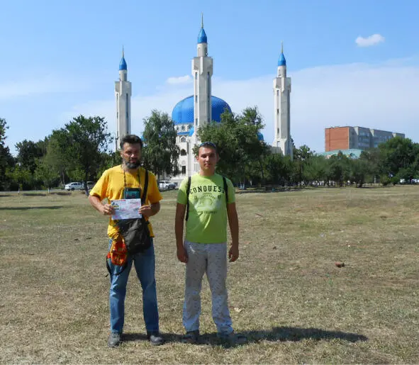 А Кротов и А Кулешов возле главной мечети Майкопа Республика Башкортостан - фото 4