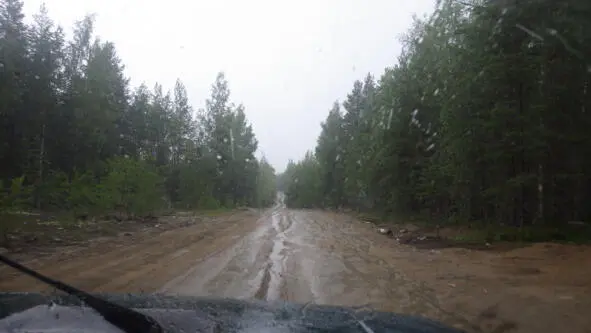 Летний дождь на озере На озере надели плащи хоть вечёрку но порыбачить - фото 31