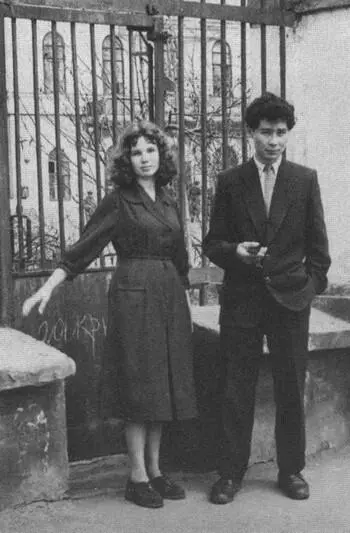 Вампилов и его будущая жена Людмила Добрачева Весна 1960 г Студентыфилологи - фото 22