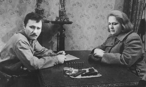 Василий Шукшин и Нонна Мордюкова в фильме Александра Аскольдова Комиссар - фото 50