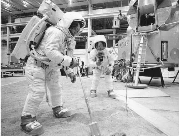 Тренировка экипажа Apollo 11 в 1968 году NASA Правда разоблачающее видео с - фото 8