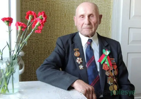 Ветеран Великой Отечественной войны Михаил Павлович Дись рассказал читателям - фото 21
