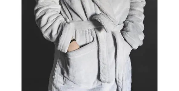 Put on the bathrobe Ive put it on Надень халат Я его надела - фото 60