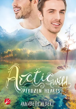 Annabeth Albert Frozen Hearts: Arctic Wild обложка книги