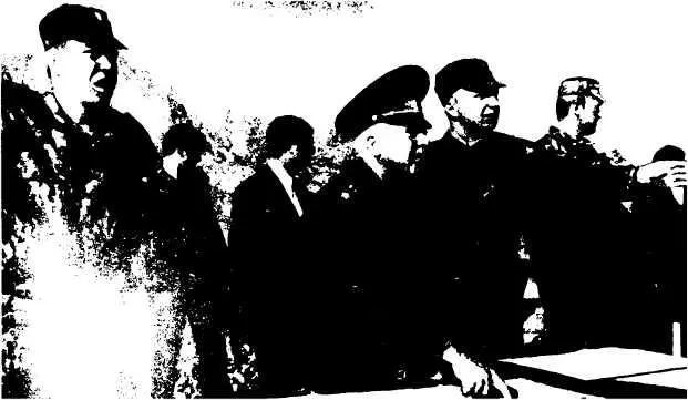Октябрь 1996 года Таджикистан Министр обороны РФ И Родионов на - фото 40