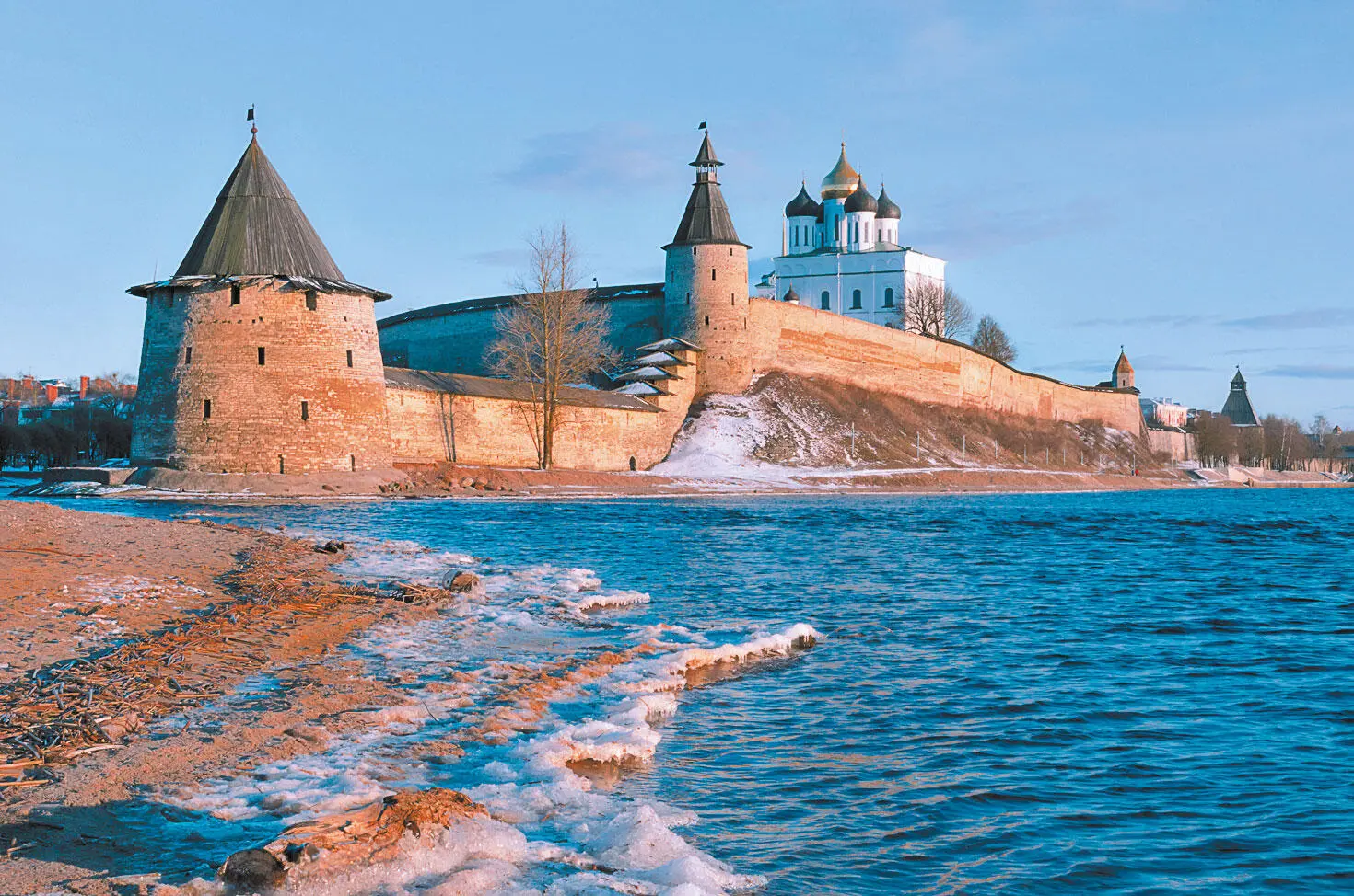Стены древнего Пскова Во всей русской земле единственно в одном Пскове - фото 31